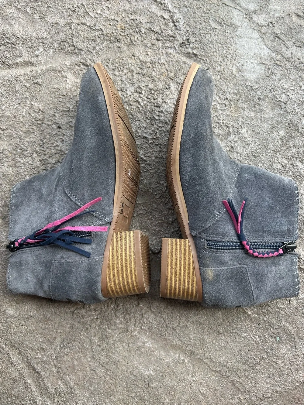 TOMS Girls 4 Leila Booties Grey Suede Ankle Boots Pink‎ Navy tassels